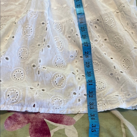 Elegant White Eyelet A-Line Skirt New with tag - Picture 8 of 9